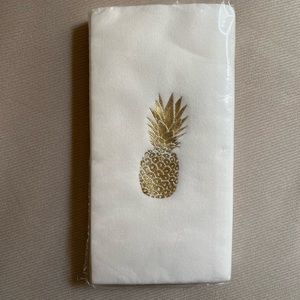PACK OF 6 DISPOSABLE PAPER NAPKINS WITB EMBOSSED GOLD PINEAPPLE 🍍 NEW